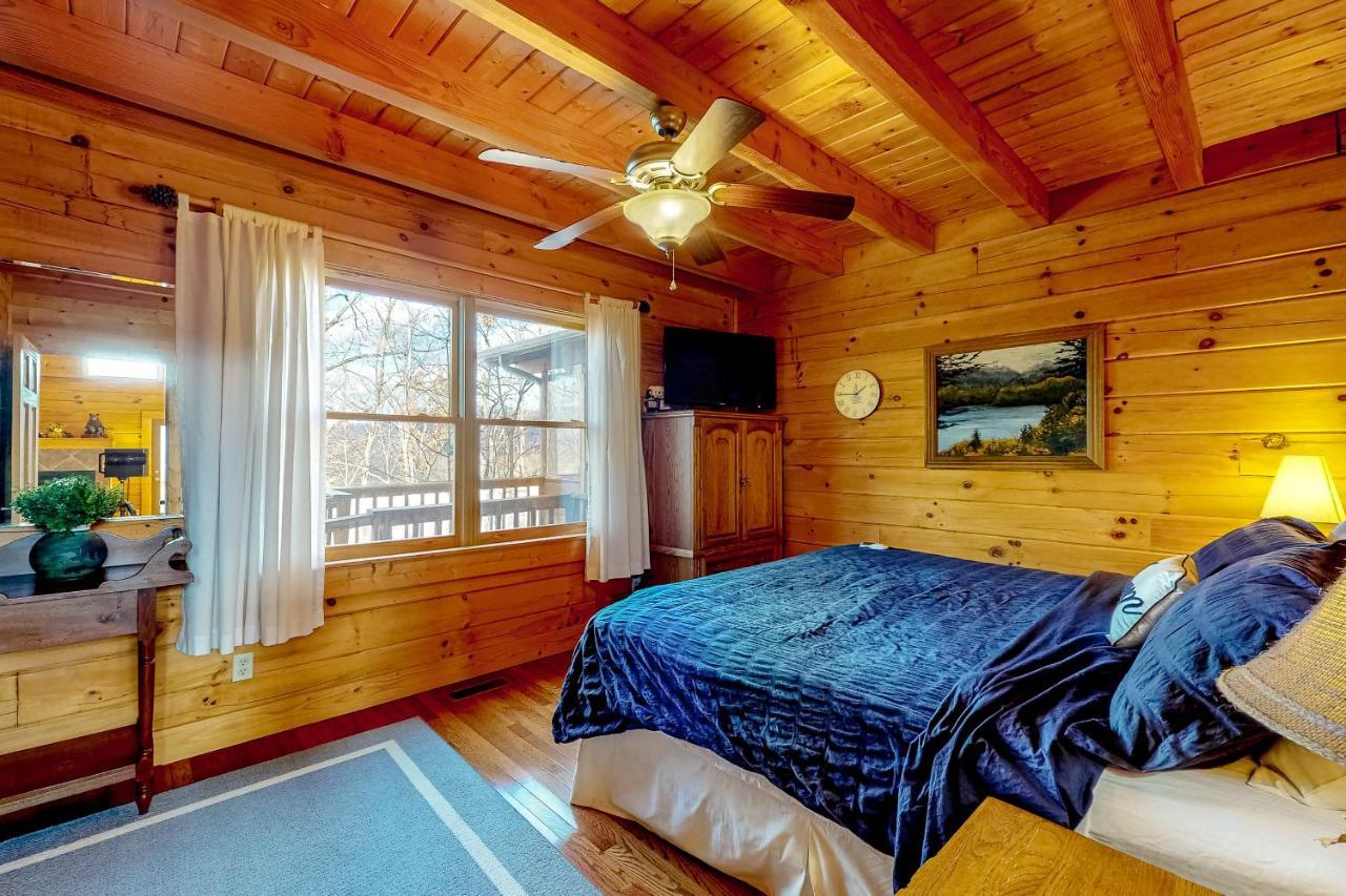 Lazy Bear Lodge Sevierville Extérieur photo
