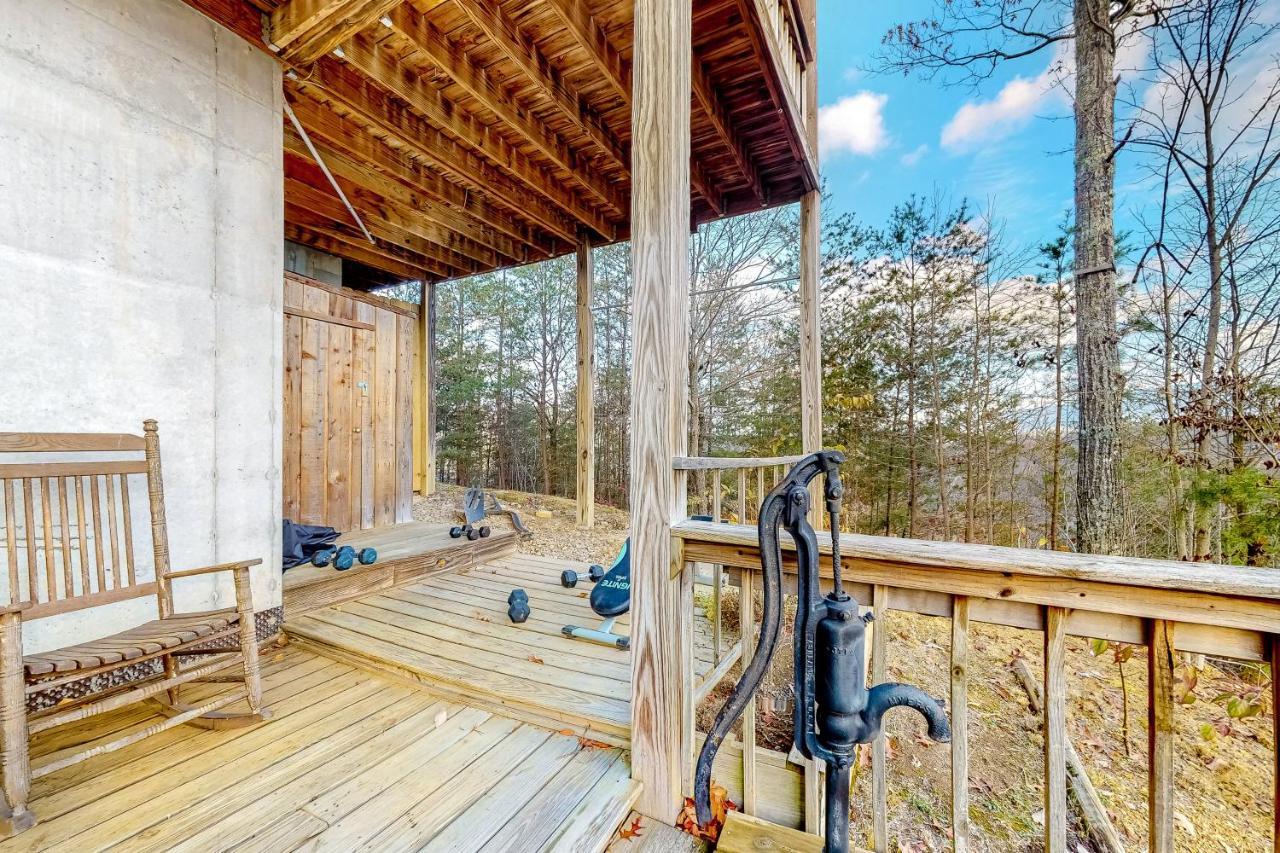 Lazy Bear Lodge Sevierville Extérieur photo