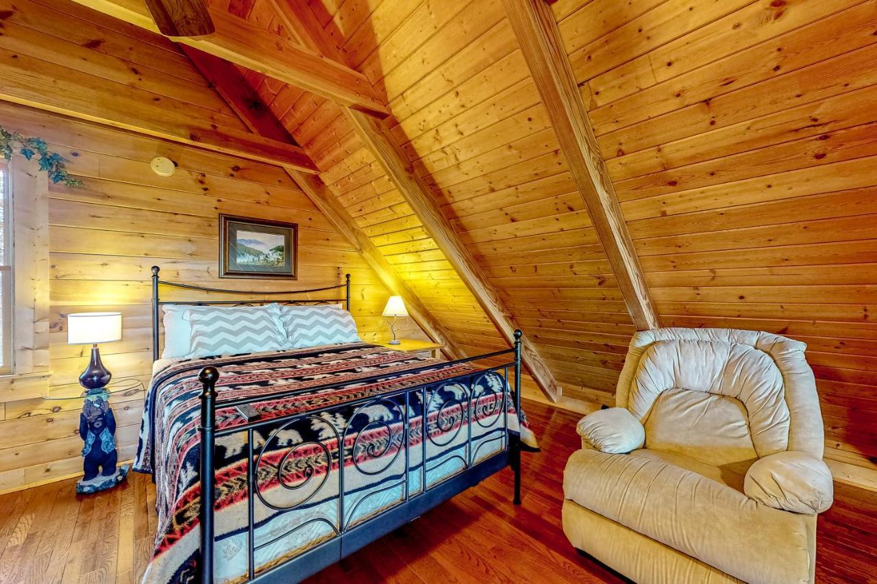 Lazy Bear Lodge Sevierville Extérieur photo